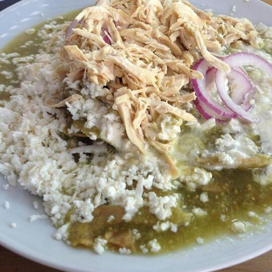 Chilaquiles Salsa Verde con Pollo