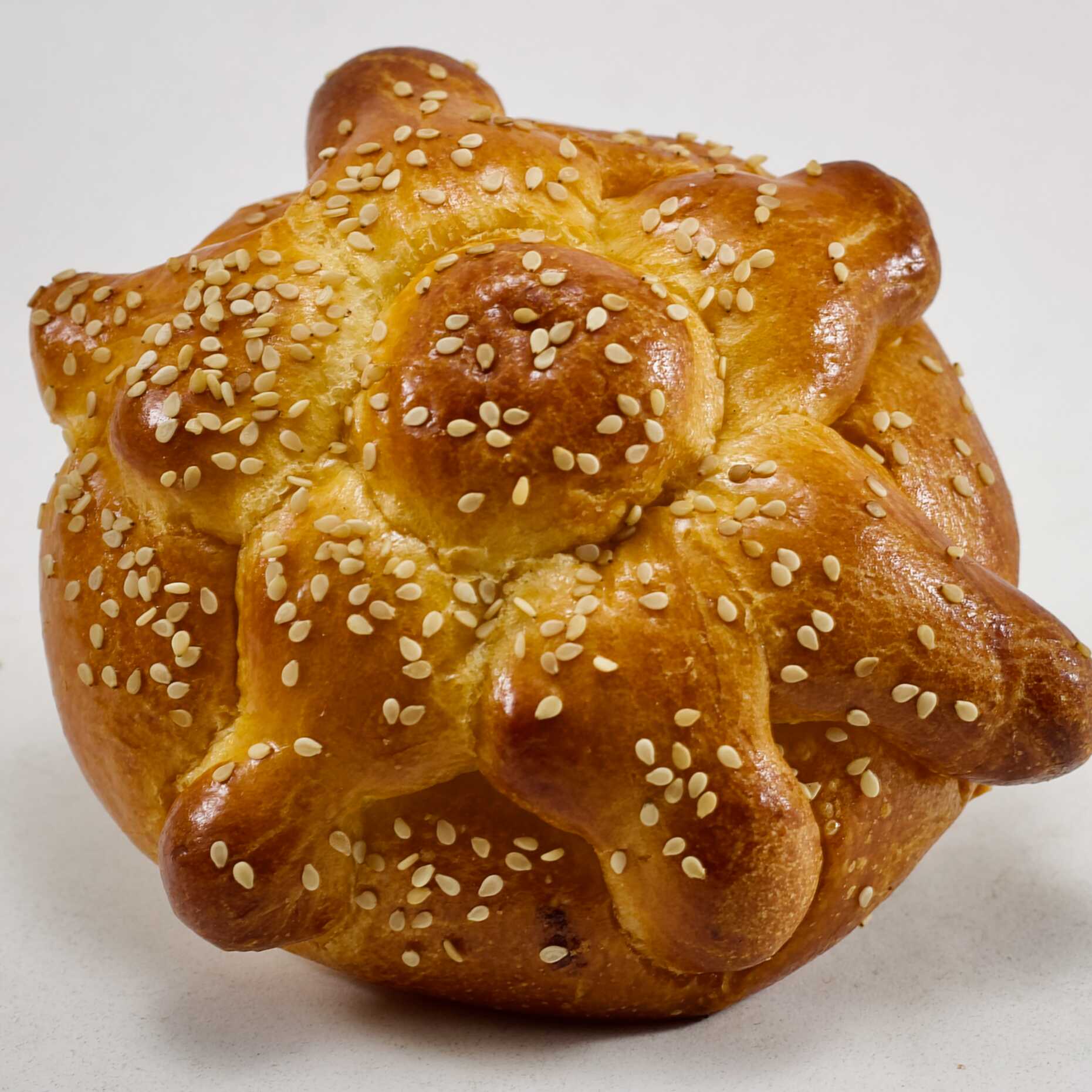 Hojaldra individual de mantequilla con ajonjolí