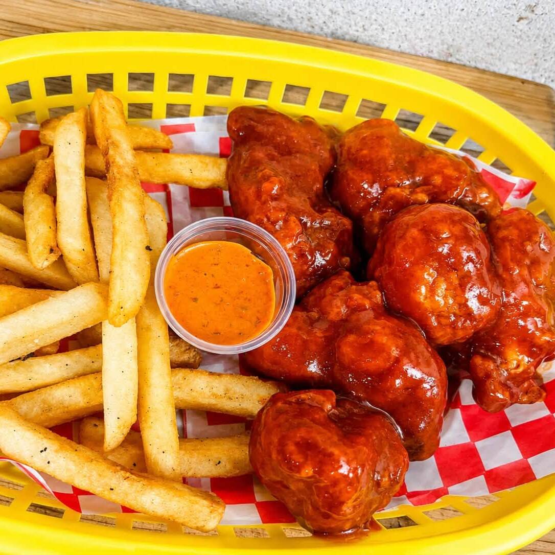 Boneless con Papas 12 pzas