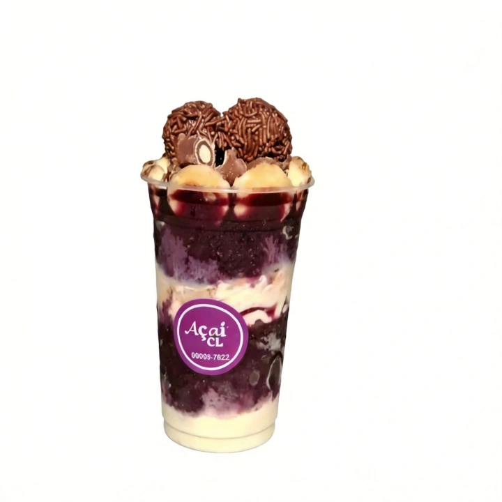 Açaí, leite em pó, chantininho, casquinha, banana, trento, brigadeiro.
