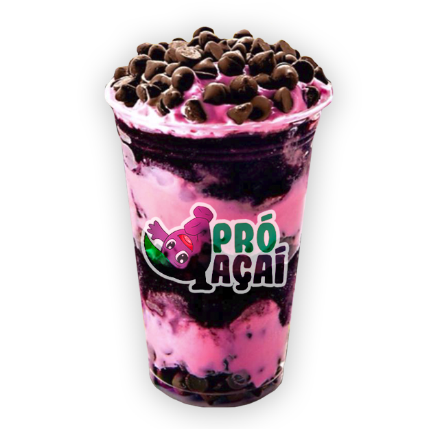 Uma combinação de sonho! Açaí cremoso com mousse de morango super macio e gotas de chocolate que derretem na boca. Doce na medida certa, refrescante e perfeito para quem ama um toque romântico no sabor!