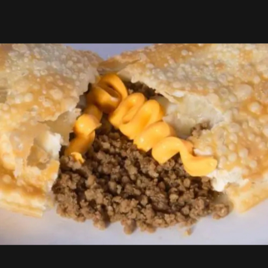 Delicoso pastel de carne moida com cheddar polengui