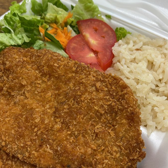 MILANESA DE POLLO EMPANIZADA