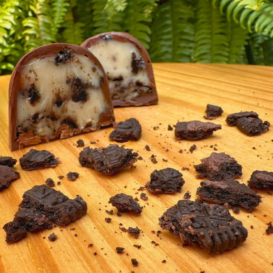 Trufas artesanais produzidas com chocolate de alta qualidade e recheios cremosos