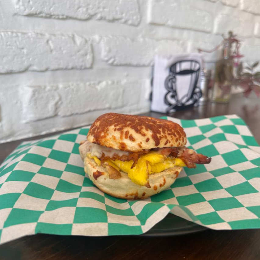 Bagél de Huevo y Tocino