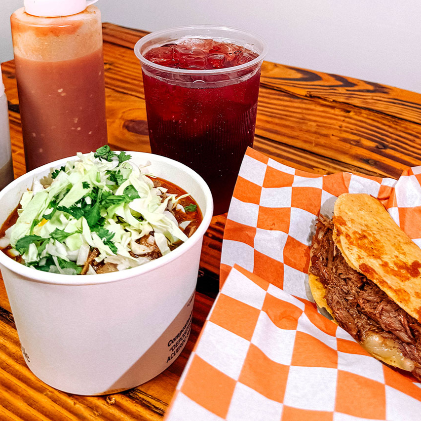 #2 Pozole CH + Quesabirria de maíz + agua fresca