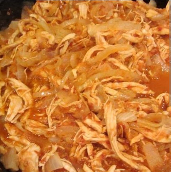MOLOTE DE TINGA DE POLLO