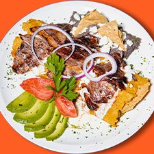 CHILAQUILES CON SIRLOIN