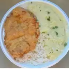 Arroz, Feijão, Empanado de Frango e Pure de Batata