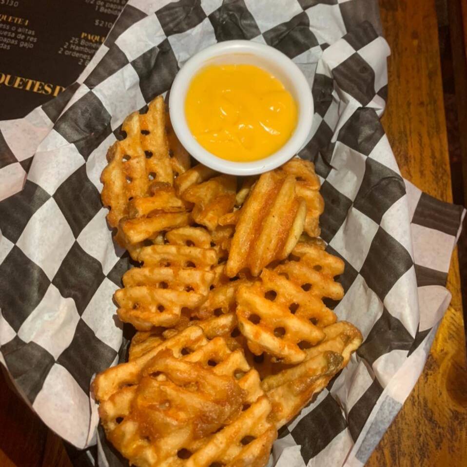 Papas Crisscut c/ queso