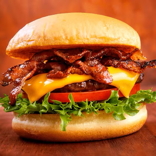 Nesta promoção você leva 2 Lanches entre as opções: , X-Burger, X-Salada, X-Bacon, X-Salada Bacon, Chicken burger e Chicken bacon. E 1 Fritas 200gr, bebida a sua escolha.