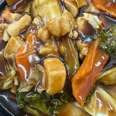 Yakissoba misto com. Carne, frango legumes, macarrão molho