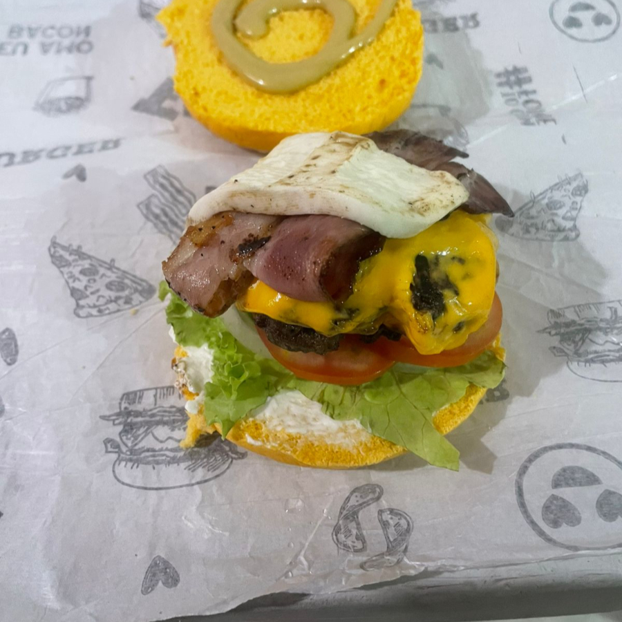 Pão Brioche , Cream Chease, Salada,Blend 170g,Cheddar ,Toscana & Molho