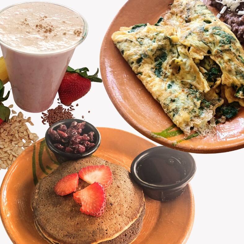 Hot Cakes Saludables + Huevos al Gusto + Licuado
