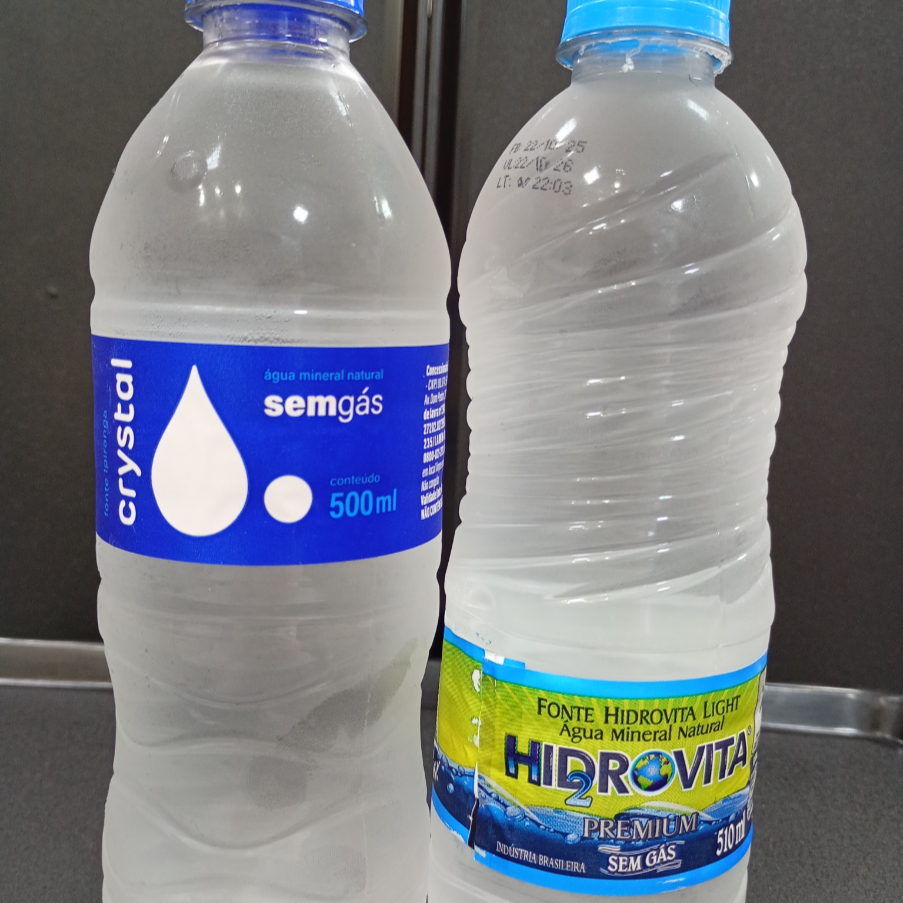 Aprecie a pureza da água sem gás em garrafa de 500ml, perfeita para hidratação a qualquer hora do Dia.
