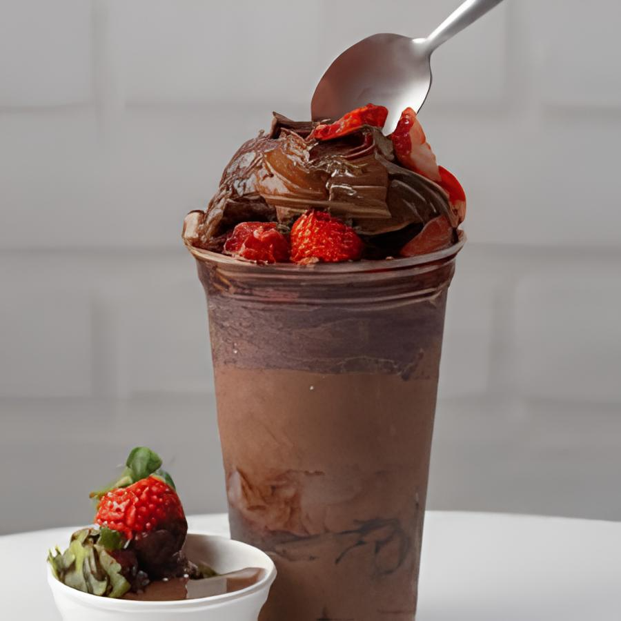 Muuuito creme de Avelã, CALDA de morango, Granola e Leite em pó.
Uma Tentação em forma de açaí.. IMPOSSIVEL resistir 😋😋