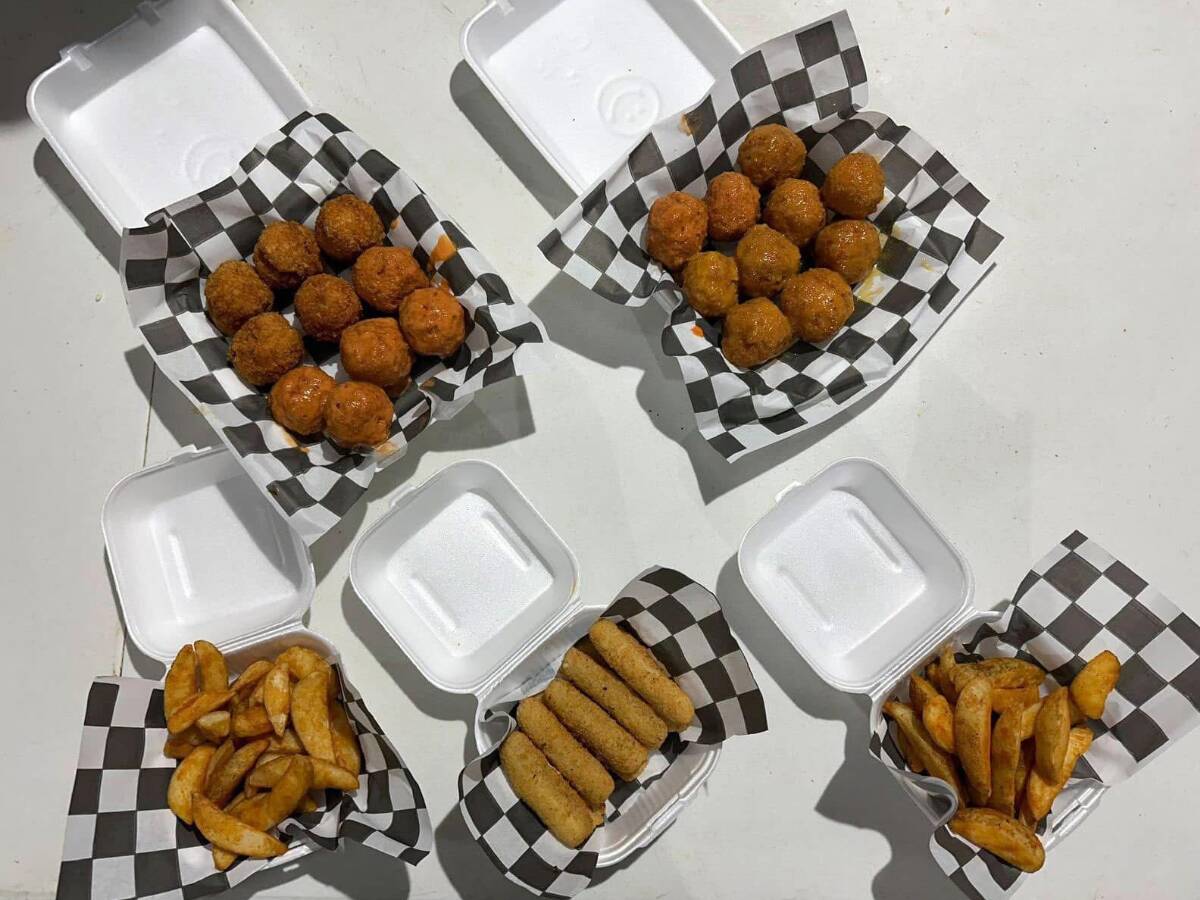 Los Ultimos Boneless