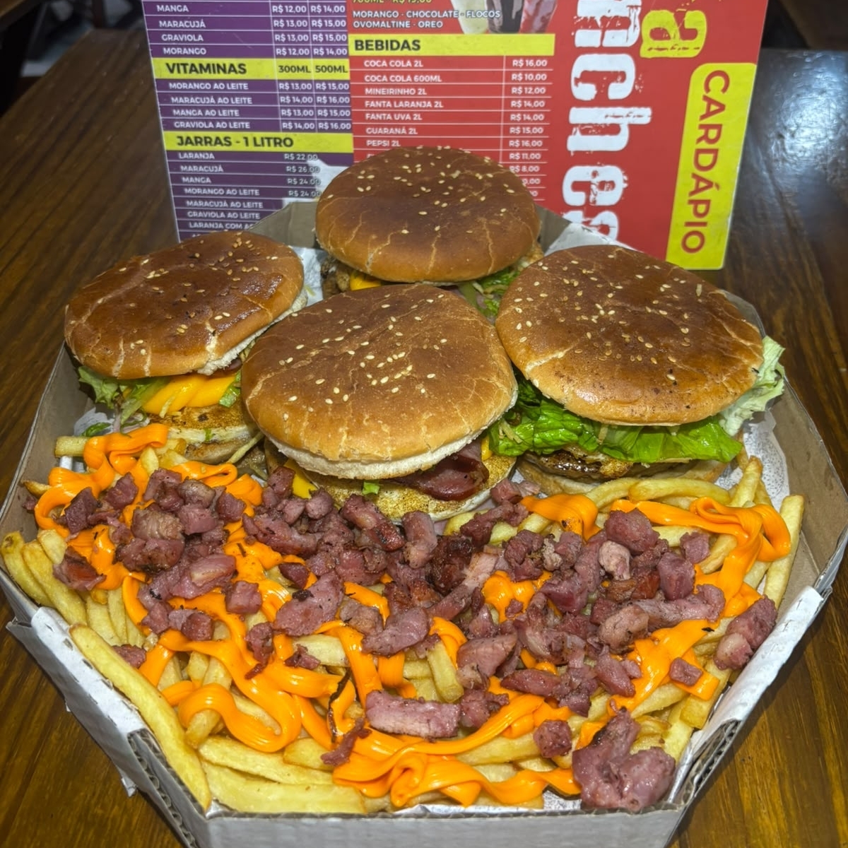 4 x tudo de 2 carnes , batata turbinada e 1 refrigerante flexa 2l