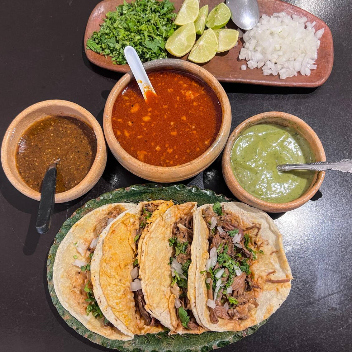 4 Tacos + Consomé Chico + Agua del Día