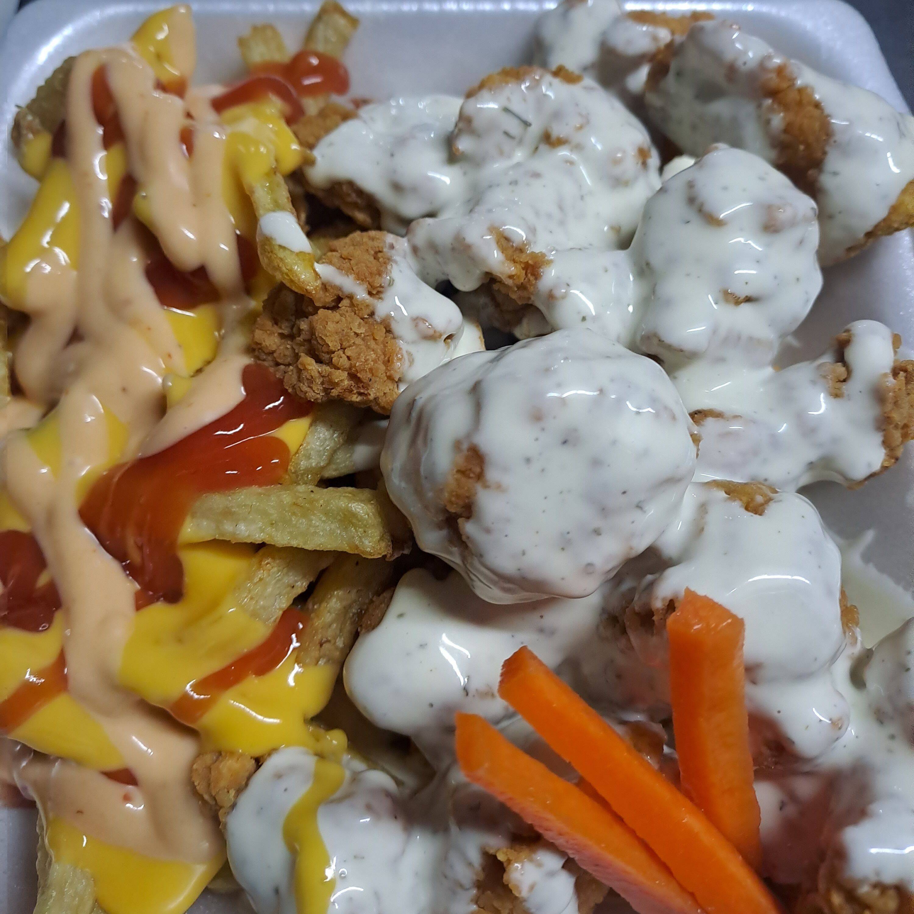 Orden de boneless mas papas fritas