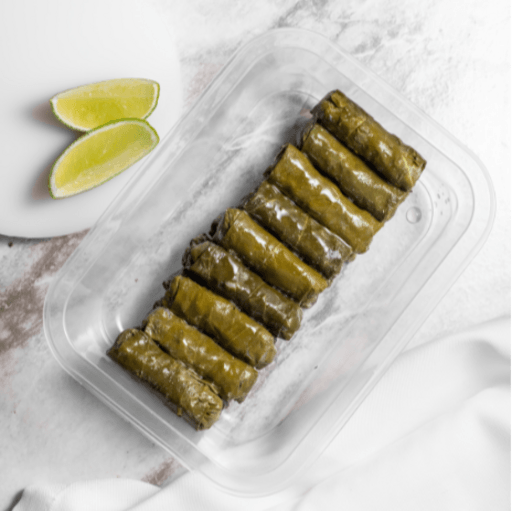 Folhas de parreira recheadas com arroz e carne.