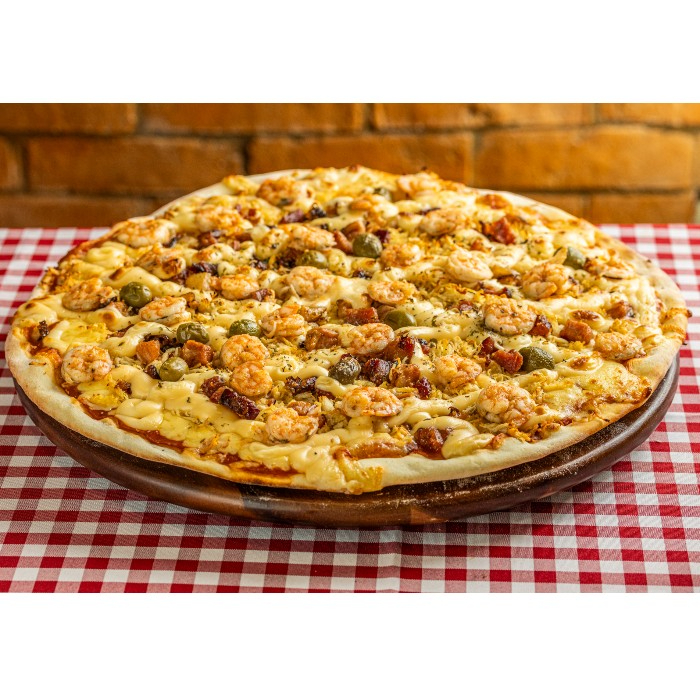 Molho de tomate, mussarela, frango, bacon, camarão, catupiry, azeitona e orégano