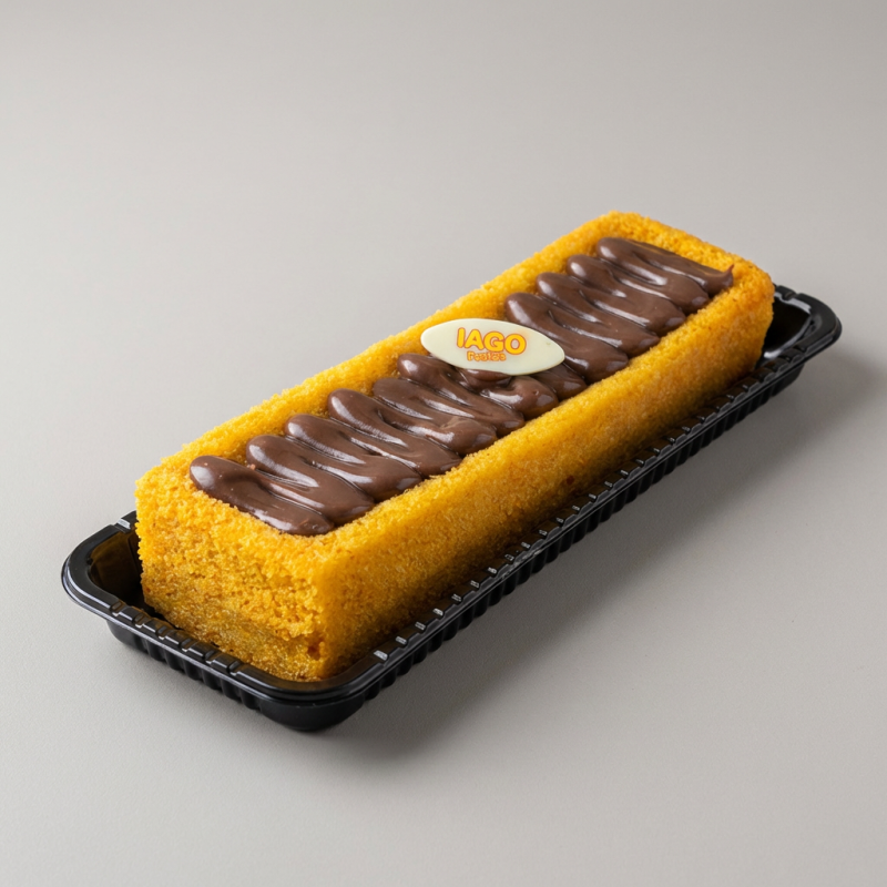 Bolo em formato retangular - 25 cm Massa de cenoura com cobertura de chocolate