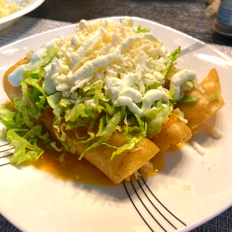Tacos Dorados de Pollo