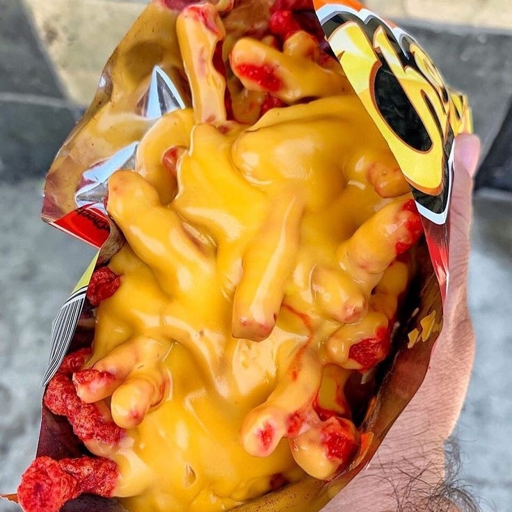 CHEETOS FLAMINT HOT C/QUESO AMARILLO.