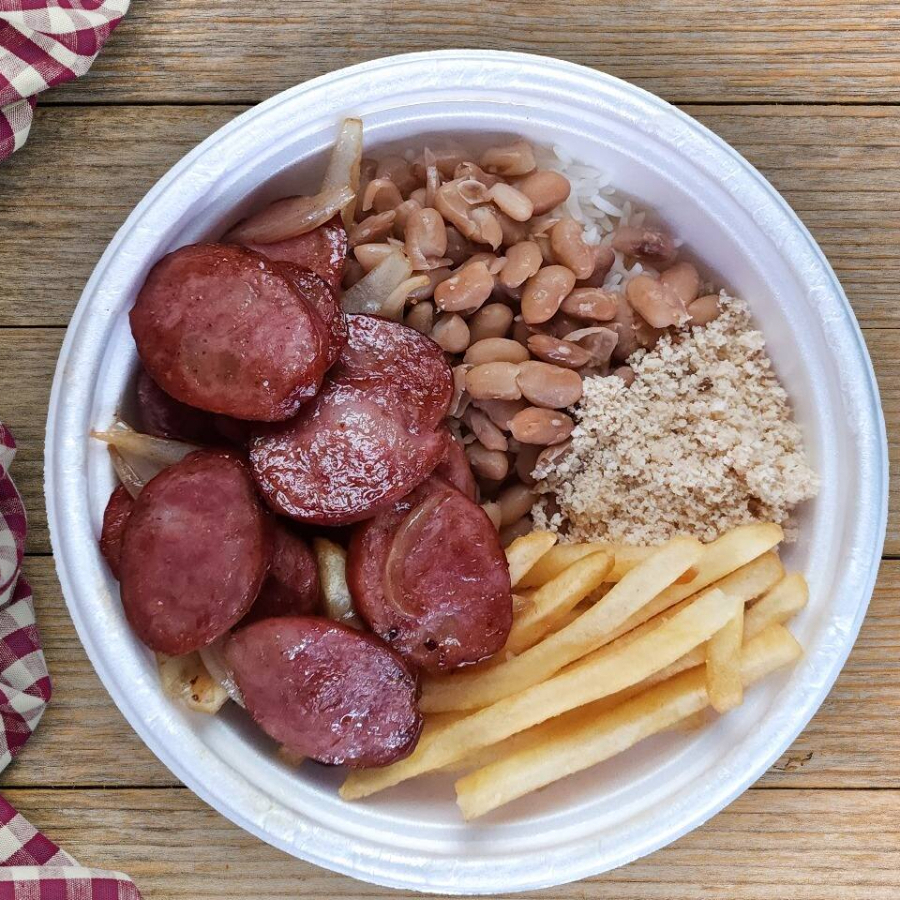 Marmitex c Calabresa fatiada , arroz,feijão e farofa