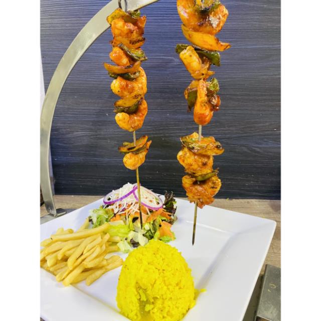 BROCHETAS DE CAMARONES A LA PARRILLA