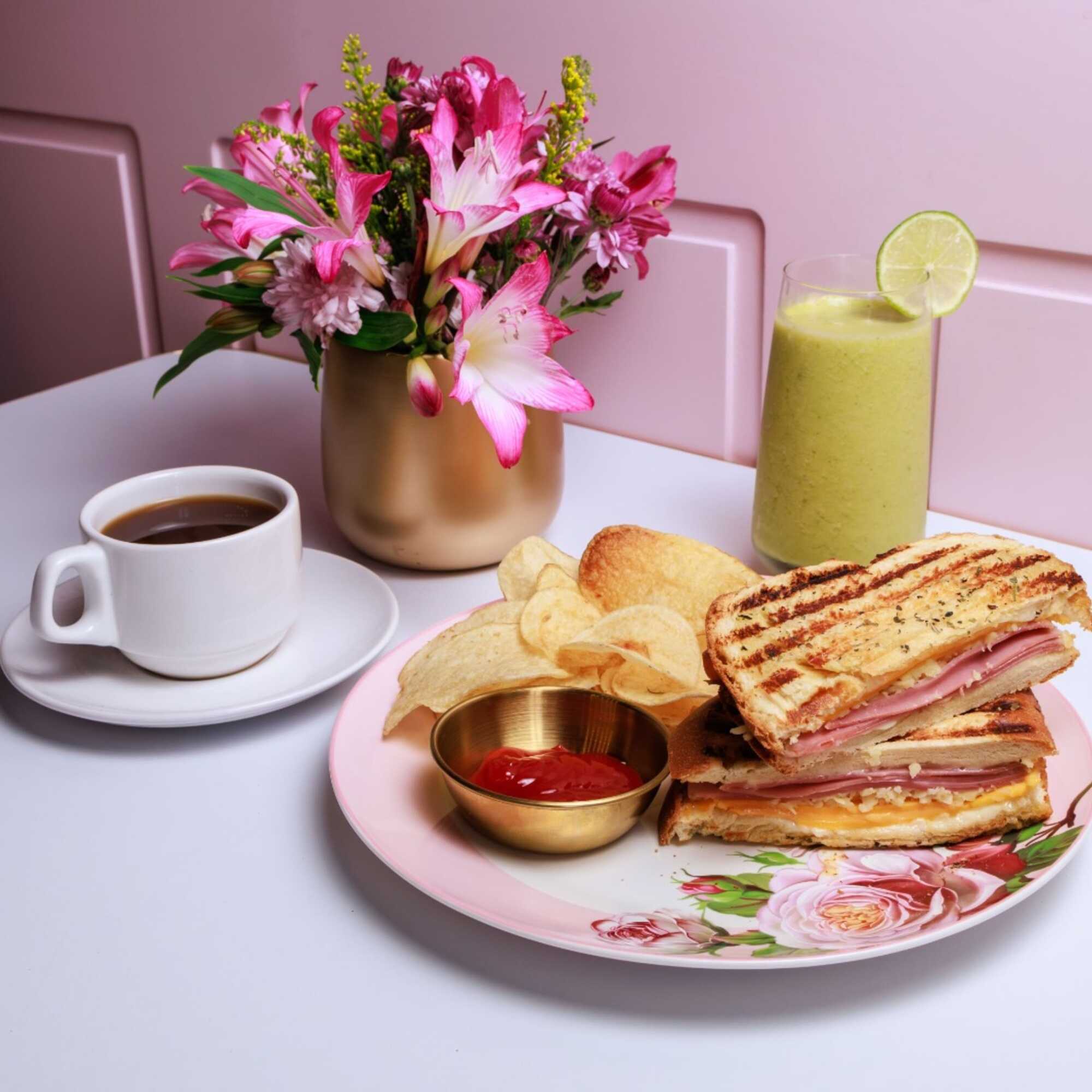 GRILLED CHEESE SANDWICH