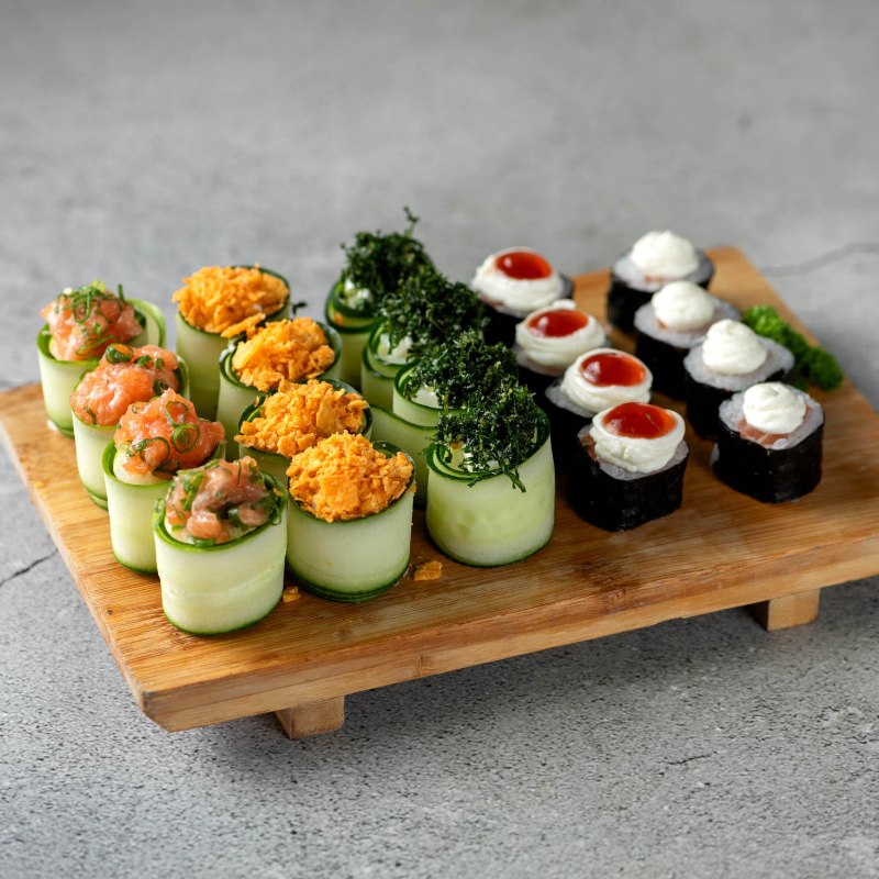 4 Joy de pepino com Salmão, 4 Joy de pepino com Doritos, 4 Joy de pepino com Couve, 4 Salmão maki com geleia de pimenta, 4 Salmão maki (contém itens com cream-cheese