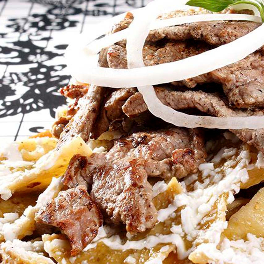 Chilaquiles Verdes con Bistec