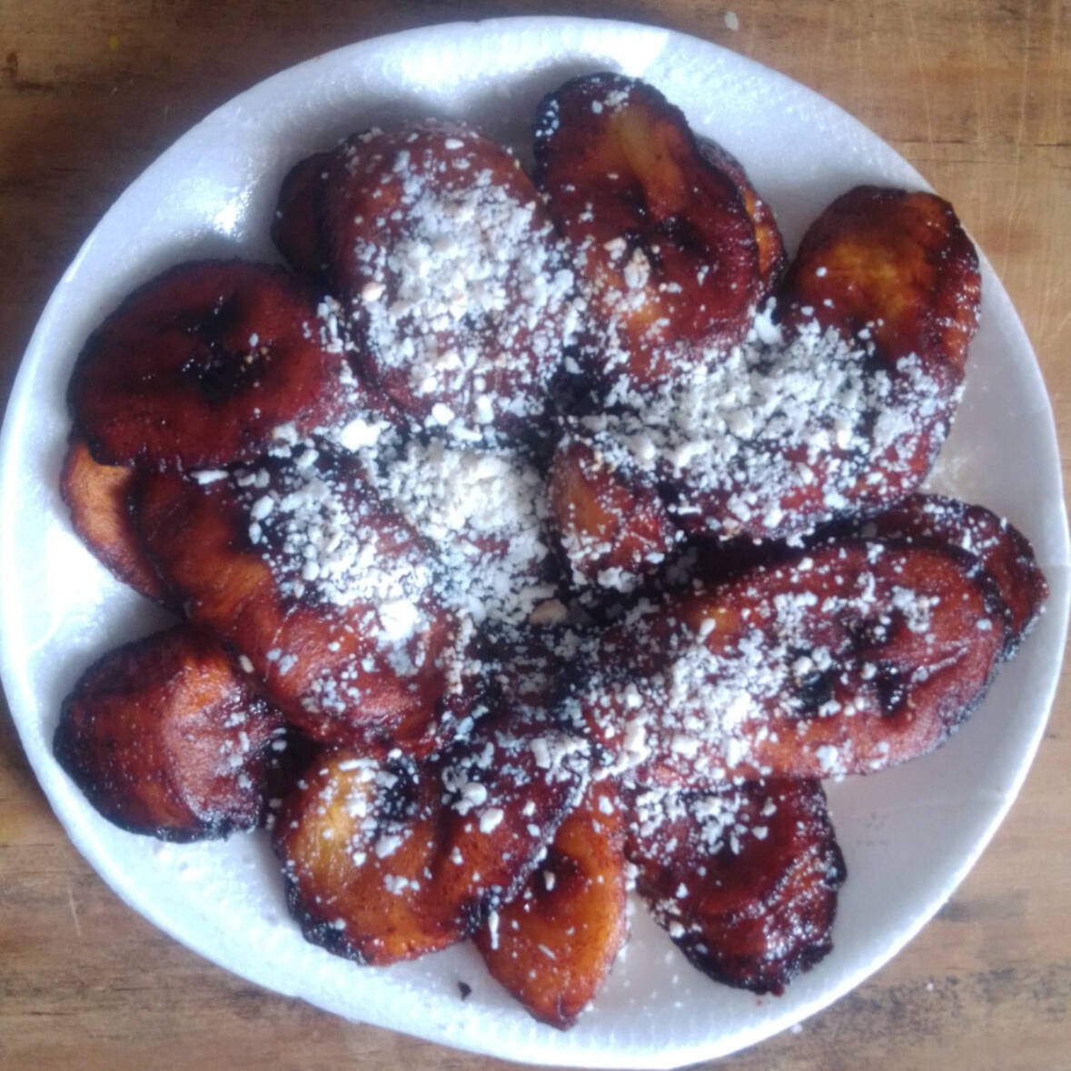 Plátanos Fritos con Queso y Crema