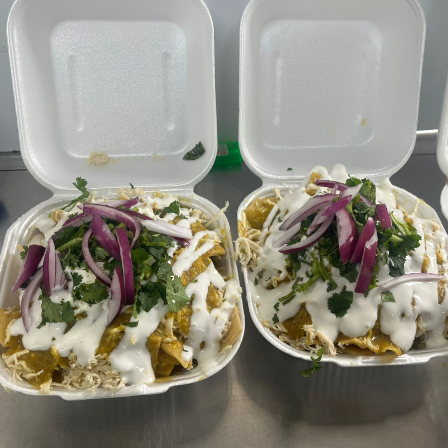 2 Chilaquiles Verdes Chicos con Pollo
