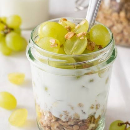 UVAS CON YOGURTH GRIEGO