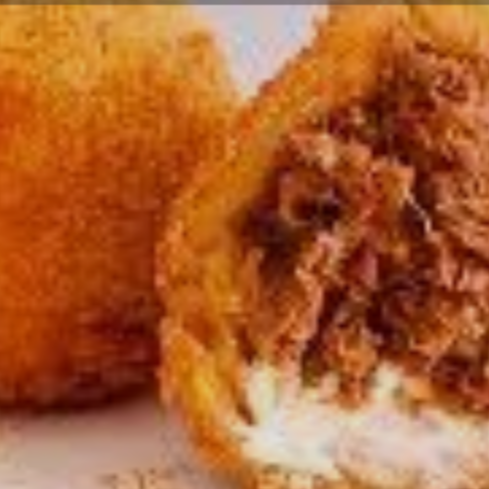 Nossa Coxinha da Carne da Costela Com barbecue, molho madeira e creme Cheese é uma verdadeira perdição