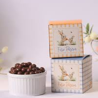 Caixa em formato de Casinha Enxaimel com 25 minitabletes de chocolate ao leite 45% Cacau. 125g.