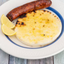 Arepa queso y chorizo