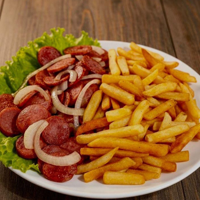 Batata frita, oregano, alho torado, cheddar e requeijao