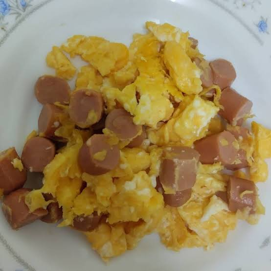 Huevo con Salchicha