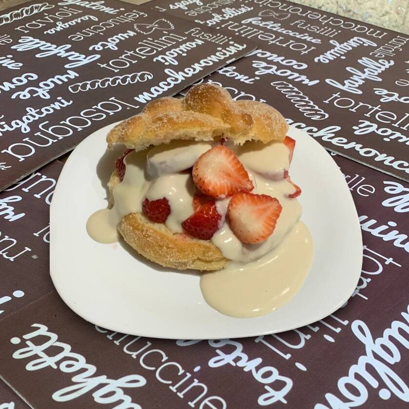 CONCHA FRESAS CON CREMA