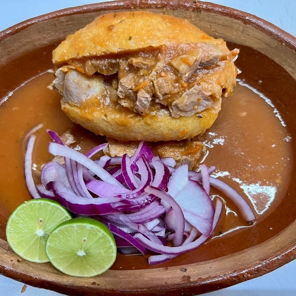 Mini Torta Ahogada de Chicharrón