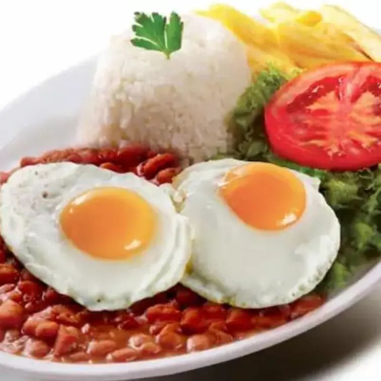 Arroz, Feijão, 2 Ovos, Batata Frita ou Purê e Salada