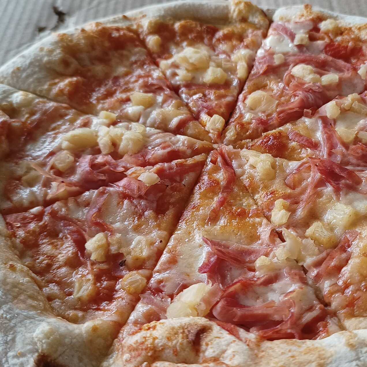 Pizza Napolitana Gourmet Hawaiana