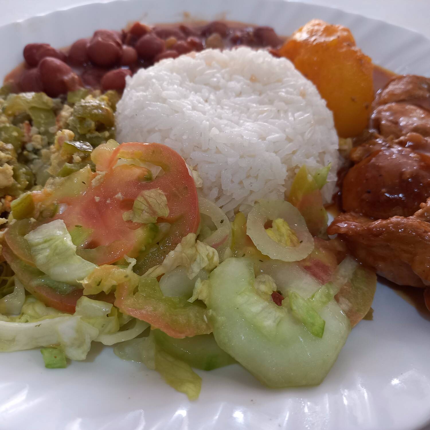 Combo Almuerzo Casero a Base de Cerdo