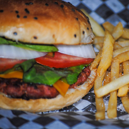 HAMBURGUESA TRADICIONAL CON PAPAS + REFRESCO PEPSI