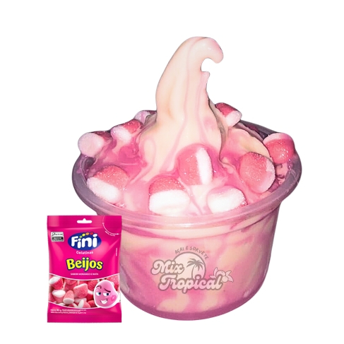 Desfrute do nosso 'Fini Beijinho', uma obra-prima da categoria 'Super Fini'. Este prato é uma combinação fascinante e irresistível de um cremoso sorvete de baunilha, conhecido por sua textura suave e sabor encantador, com o famoso e amado Fini de beijinho. A doçura do beijinho complementa perfeitamente o frescor do sorvete, resultando em uma sobremesa perfeitamente equilibrada e deliciosa.  Uma tentação tropical que derrete na boca, proporcionando uma explosão de sabores inigualáveis. Experimente e apaixone-se!