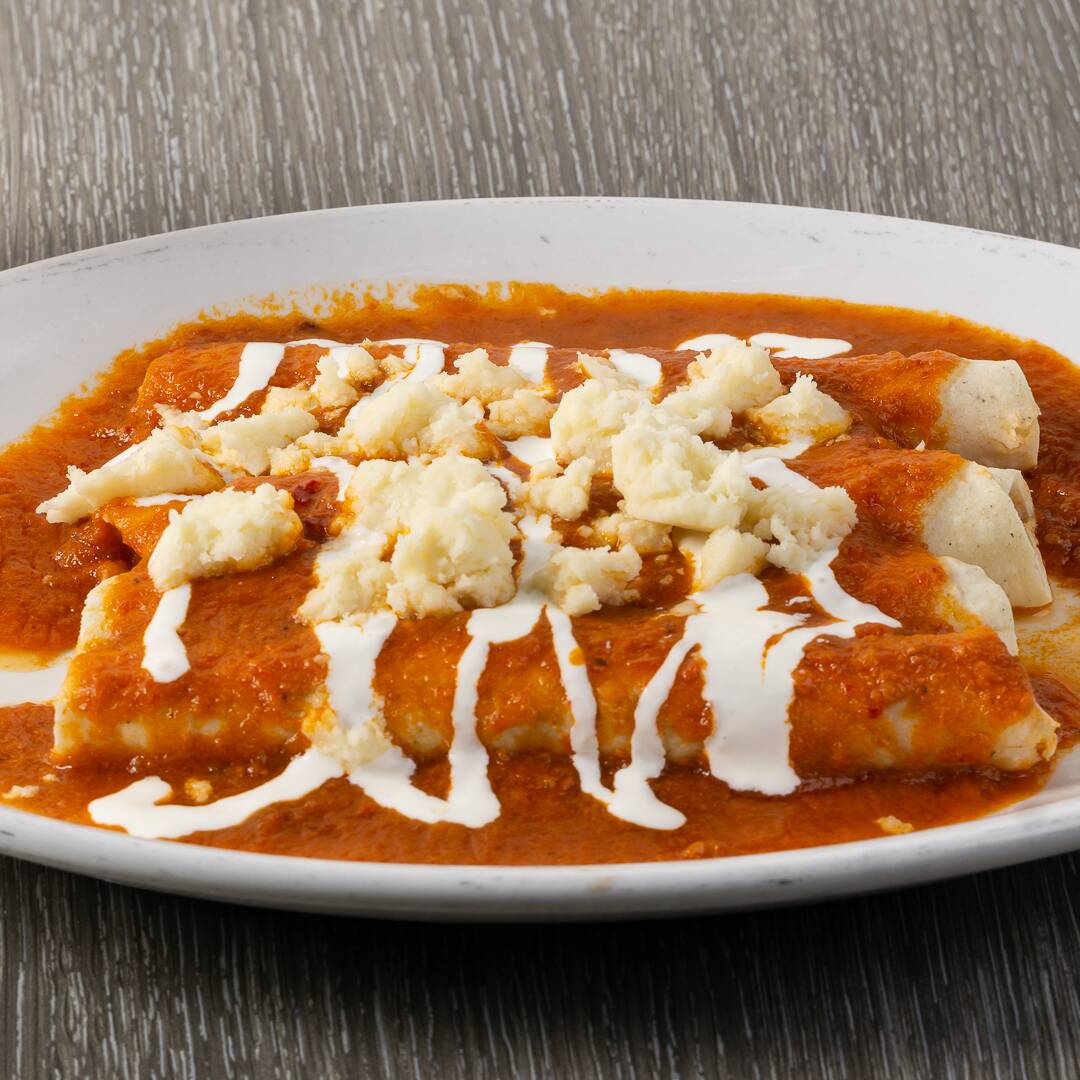 Enchiladas Suizas Rojas En Salsa De Chile Morita